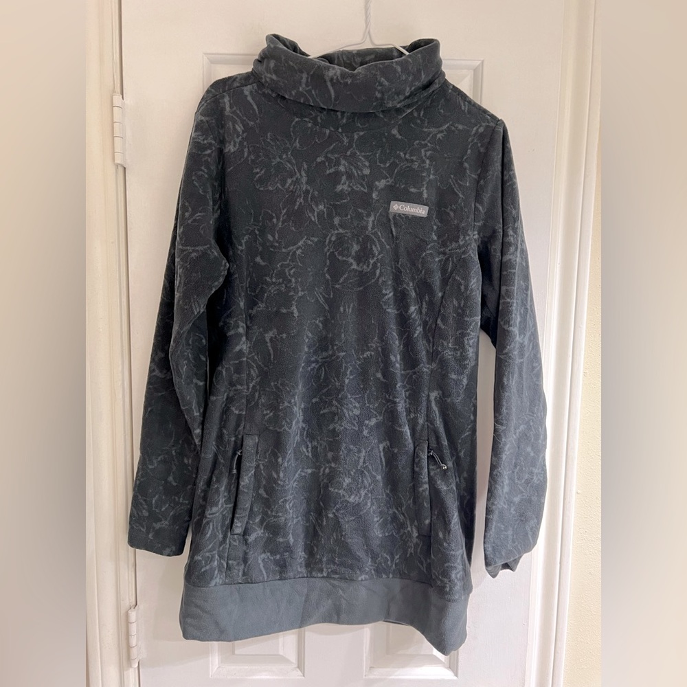Columbia women’s fleece pullover , size medium.